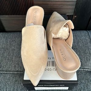 Queen George Eliza Taupe Mule